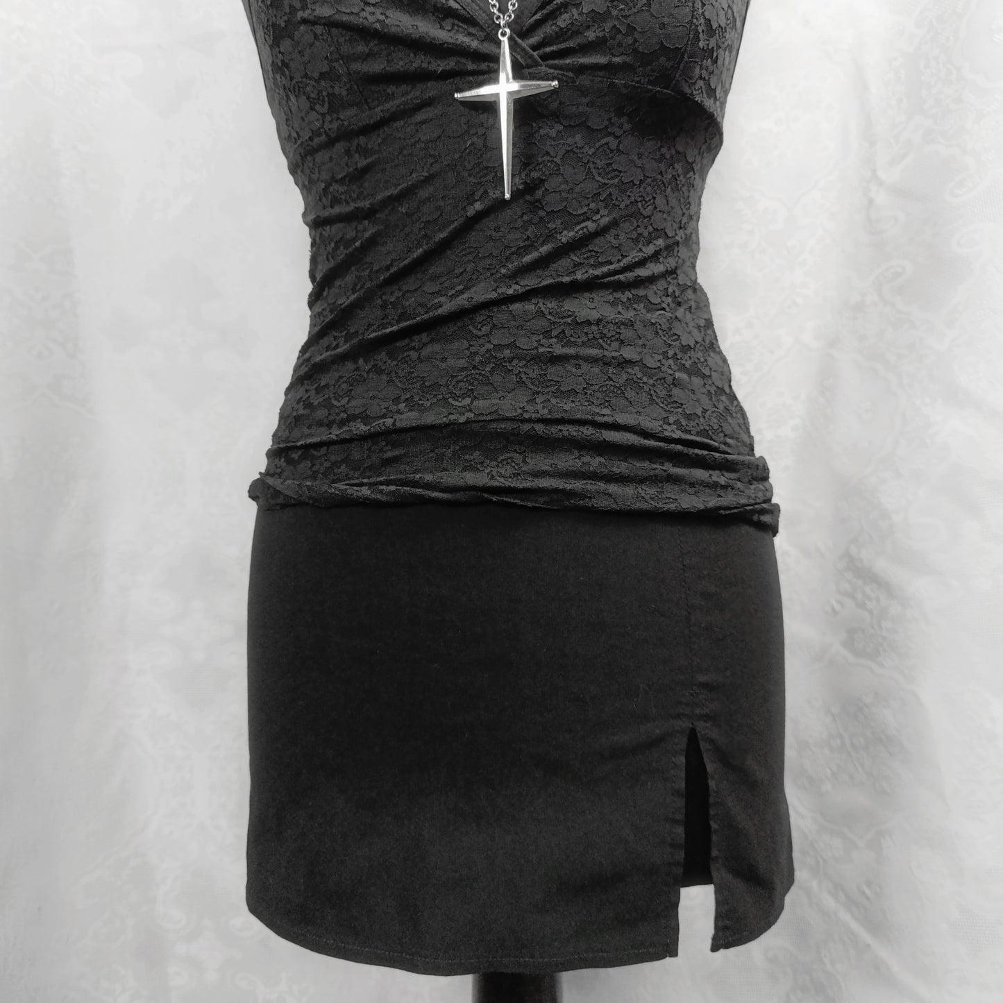 Mini skirt with slit