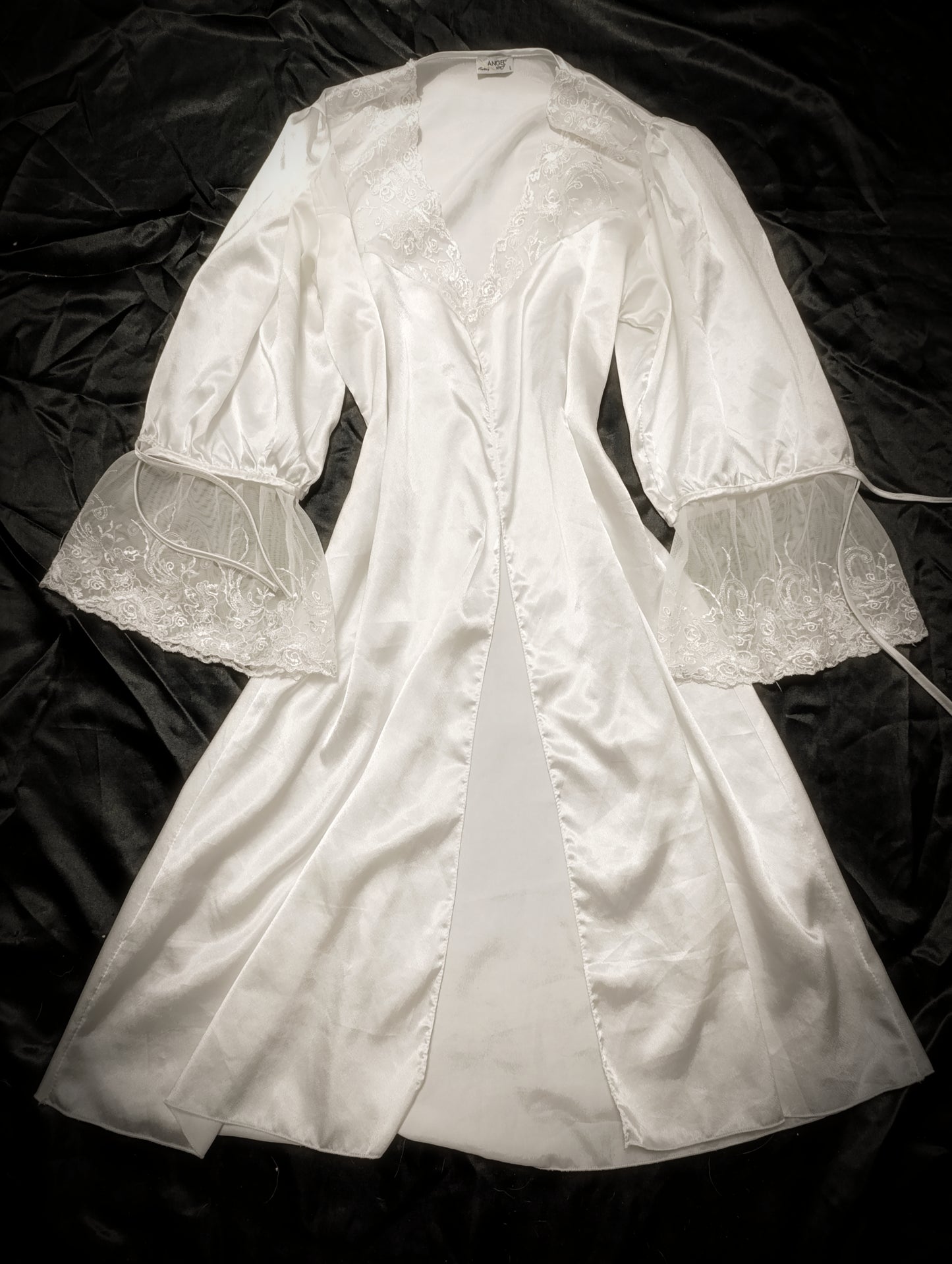 Victorian Goth style dressing gown 🥀