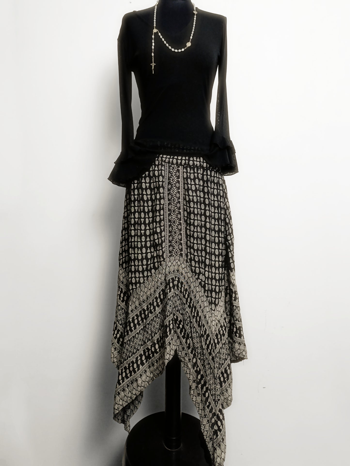 Asymmetric Hippie Skirt ‧₊˚✩彡