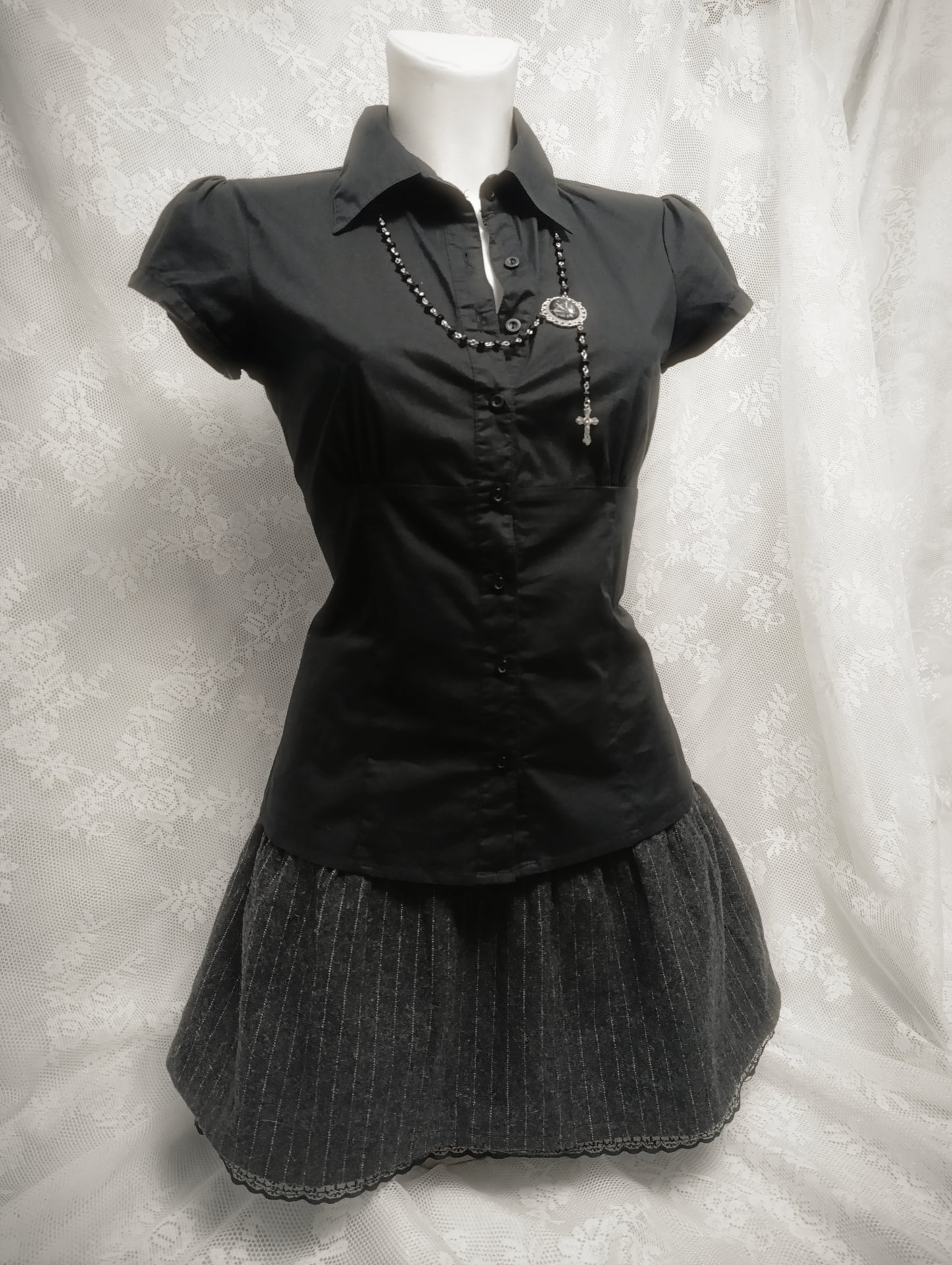 Lace Mini Skirt 𝜗ৎ