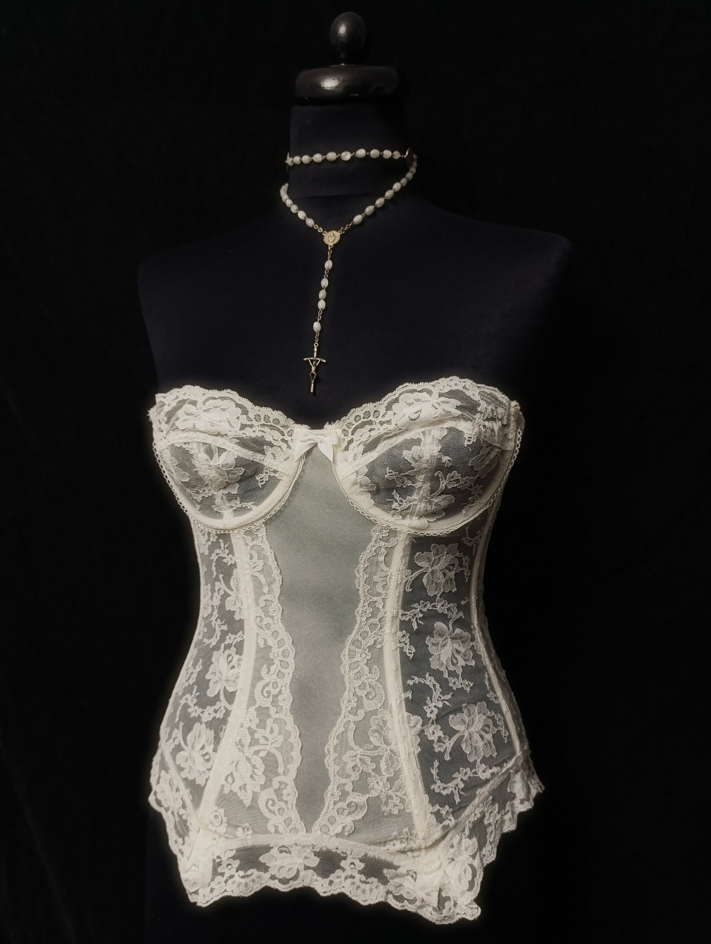 White Lace Corset Top ๐เง