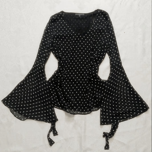 Polka dot blouse with wide sleeves 🕷️