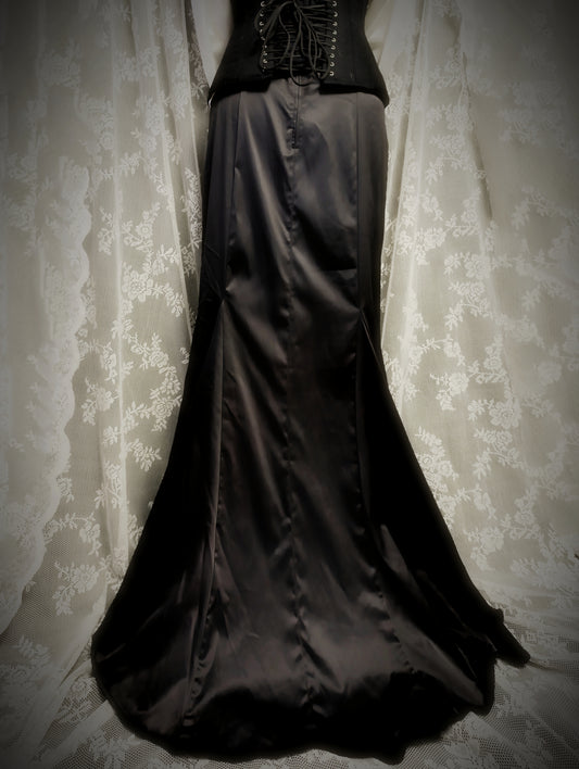Satin, elegant mermaid skirt 🖤