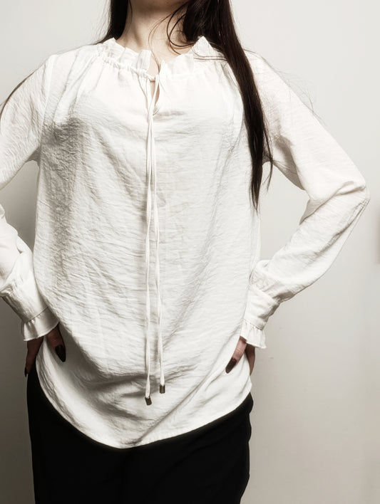 White Ruffled Blouse 𓆩♱𓆪