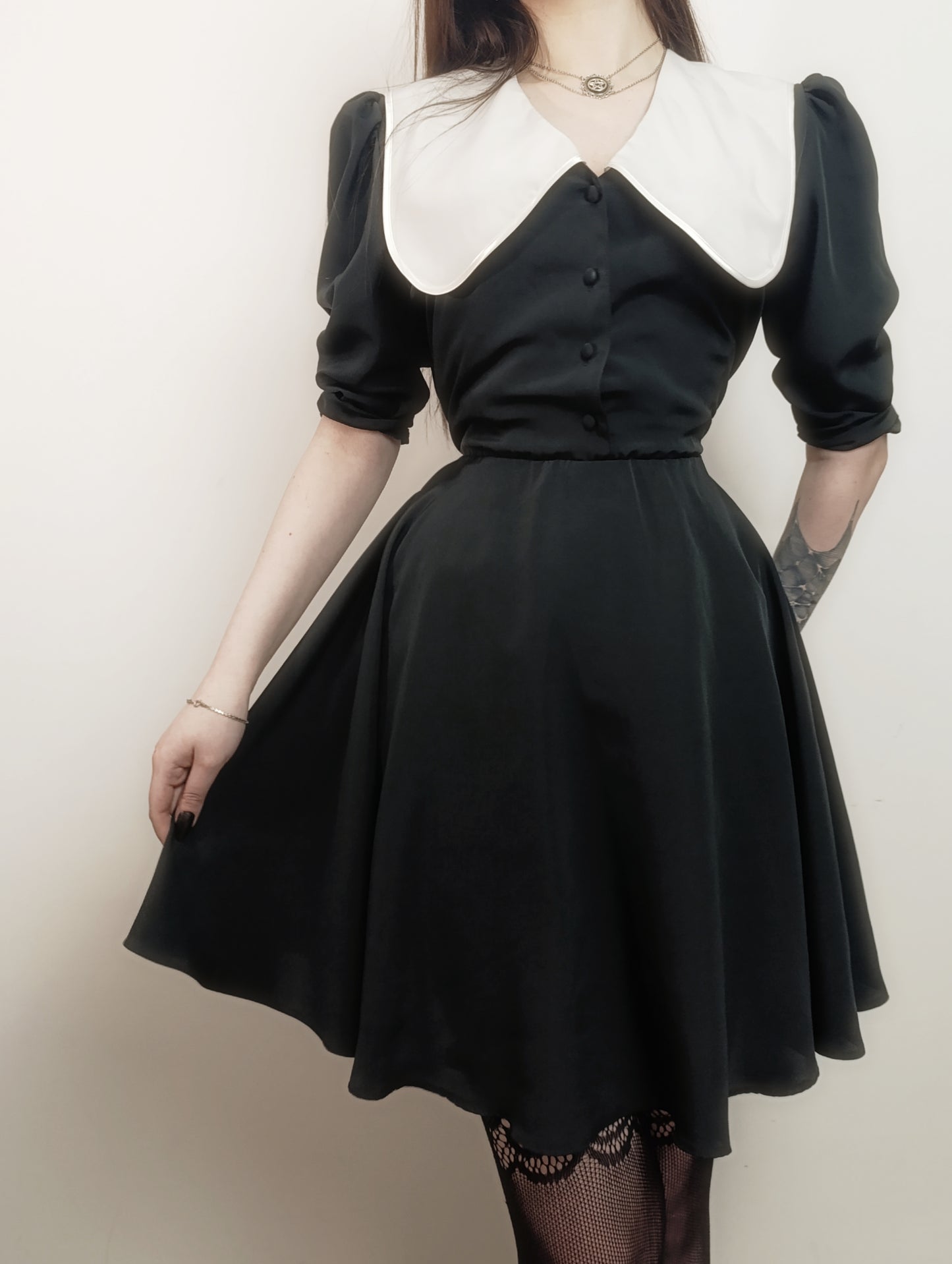 Vintage Dress with Statement Collar 𝜗ৎ