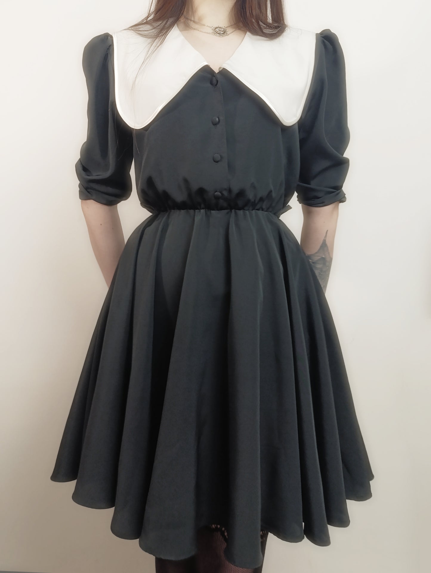 Vintage Dress with Statement Collar 𝜗ৎ