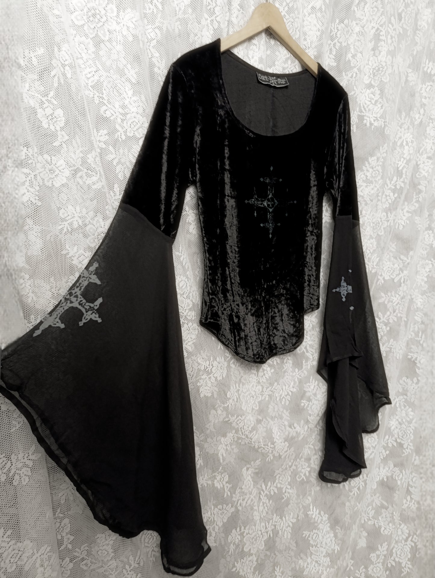 Dark Star Velvet Cross Top 𓆩♱𓆪
