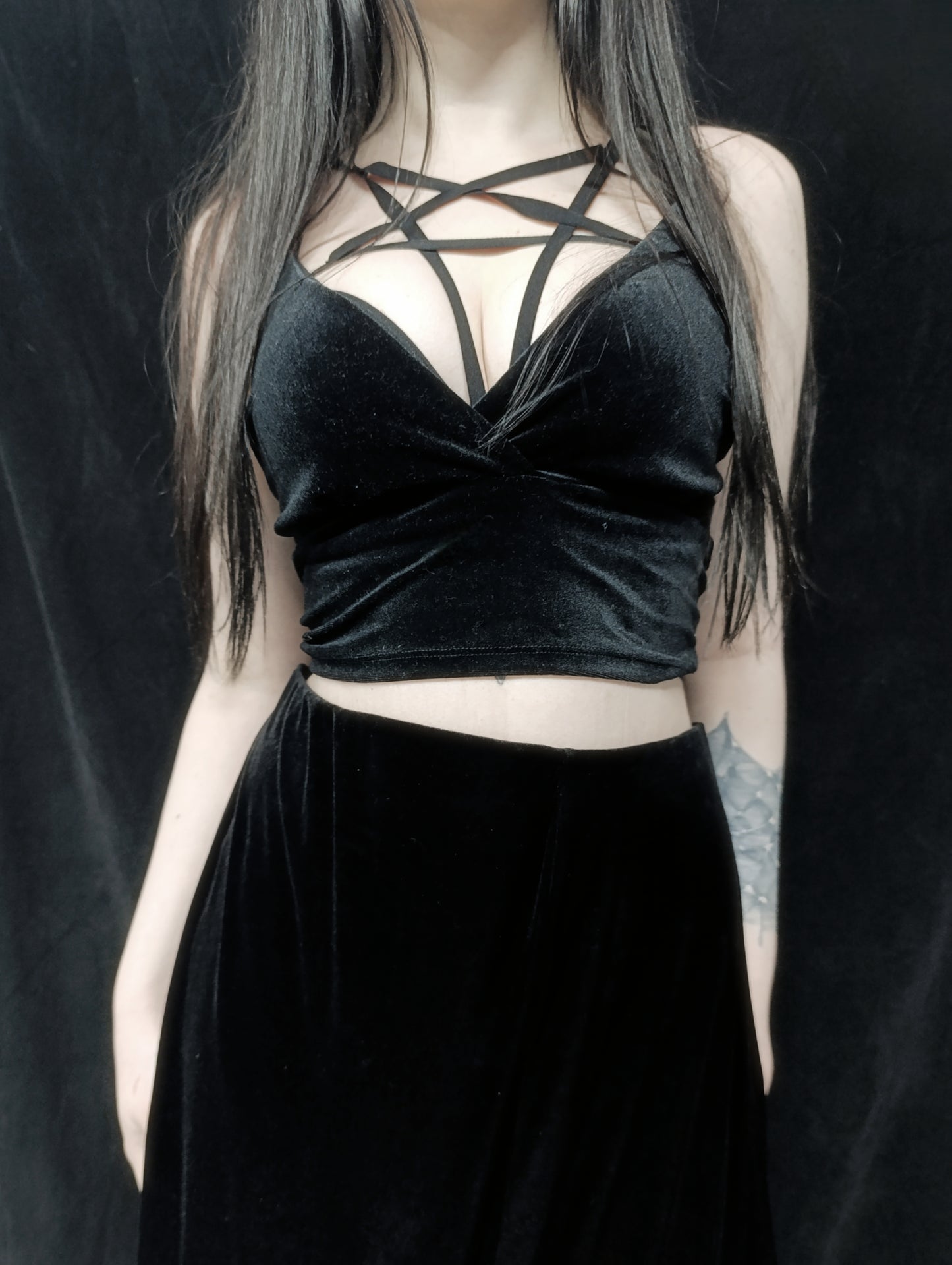 Velvet Cropped Top 𖤐⭒๋࣭