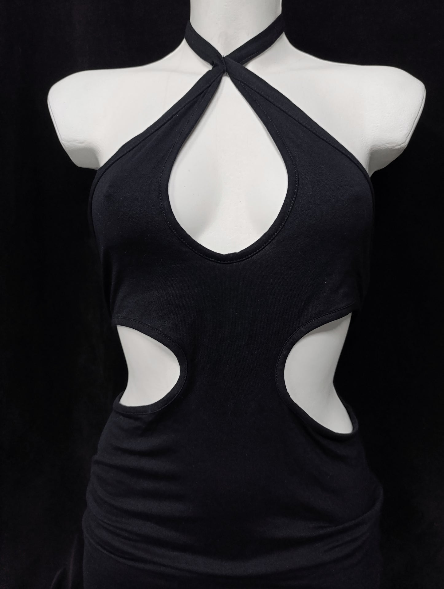 Cut-Out Mini Dress ₍ᐢ._.ᐢ₎♡